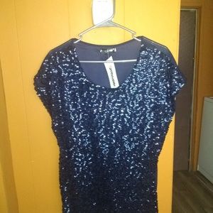 WOMENS LG TOP (PRETTY GUIDE) NEW WITH TAGS